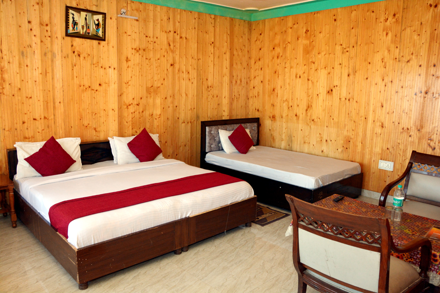 Super Deluxe Room With Himalayan View – 3 Bed Room