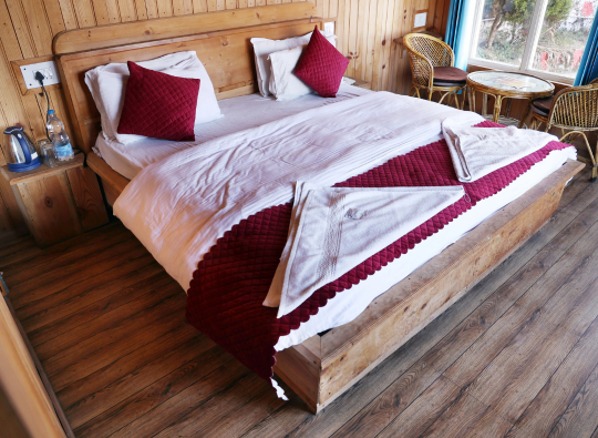 Super Deluxe Double Bed Hutt Himalaya